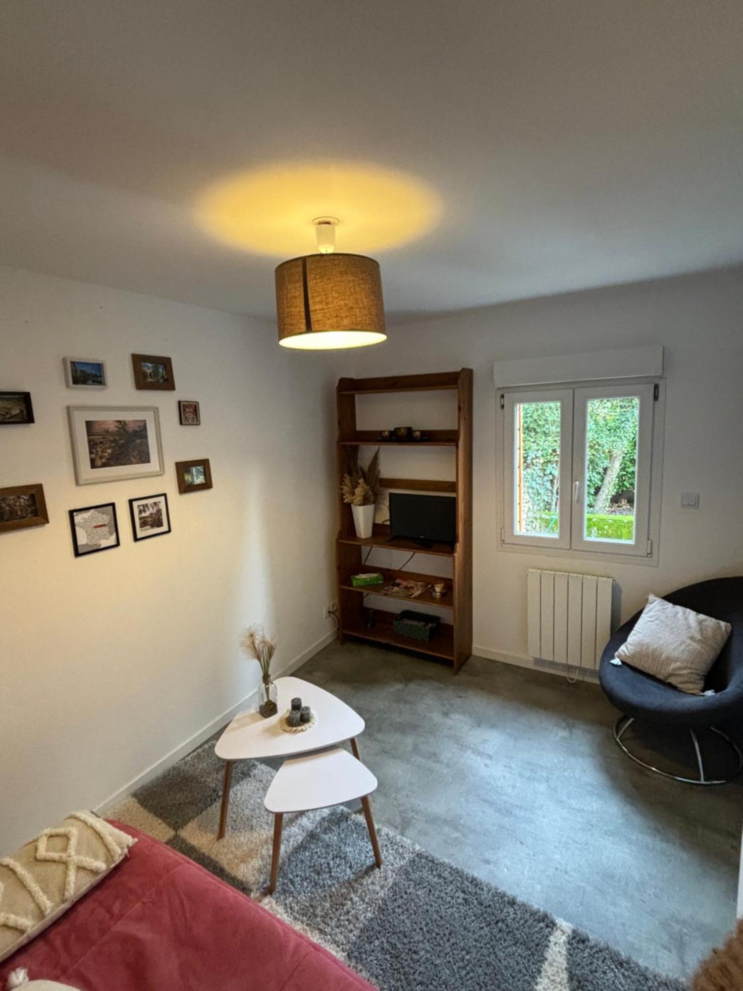 Charmant Studio Argenton Sur Creuse ภายนอก รูปภาพ